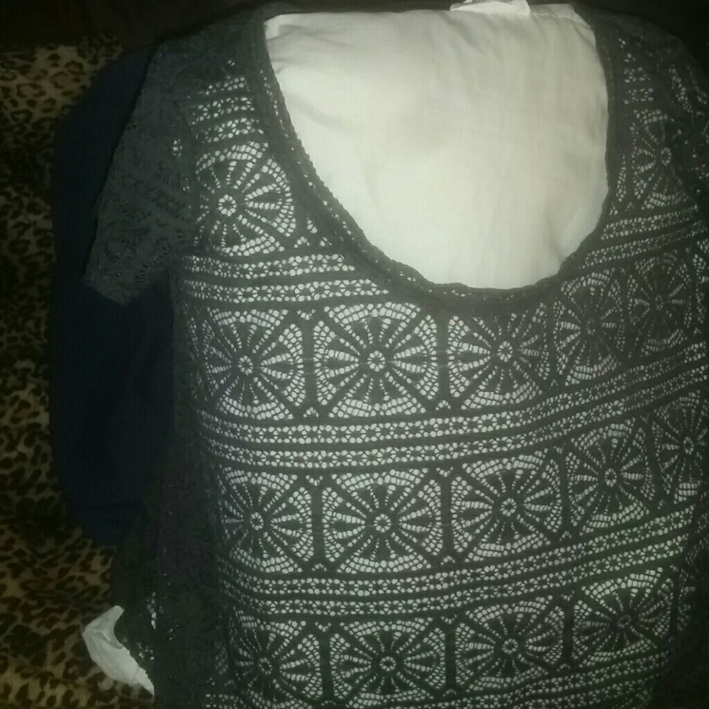 American Eagle tshirt